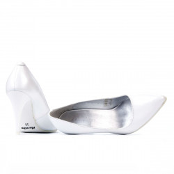 Elegantné dámske topánky 1246 biela perleť