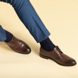 Elegantné pánske topánky 905 a káva lifestyle