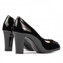 Elegantné dámske topánky 1245 lakované čierne