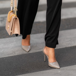 Elegantné dámske topánky 1296 lak cappuccino lifestyle