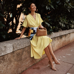 Elegantná dámska obuv 1364 lakovaná béžová lifestyle