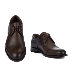 Elegantné pánske topánky 930 a káva